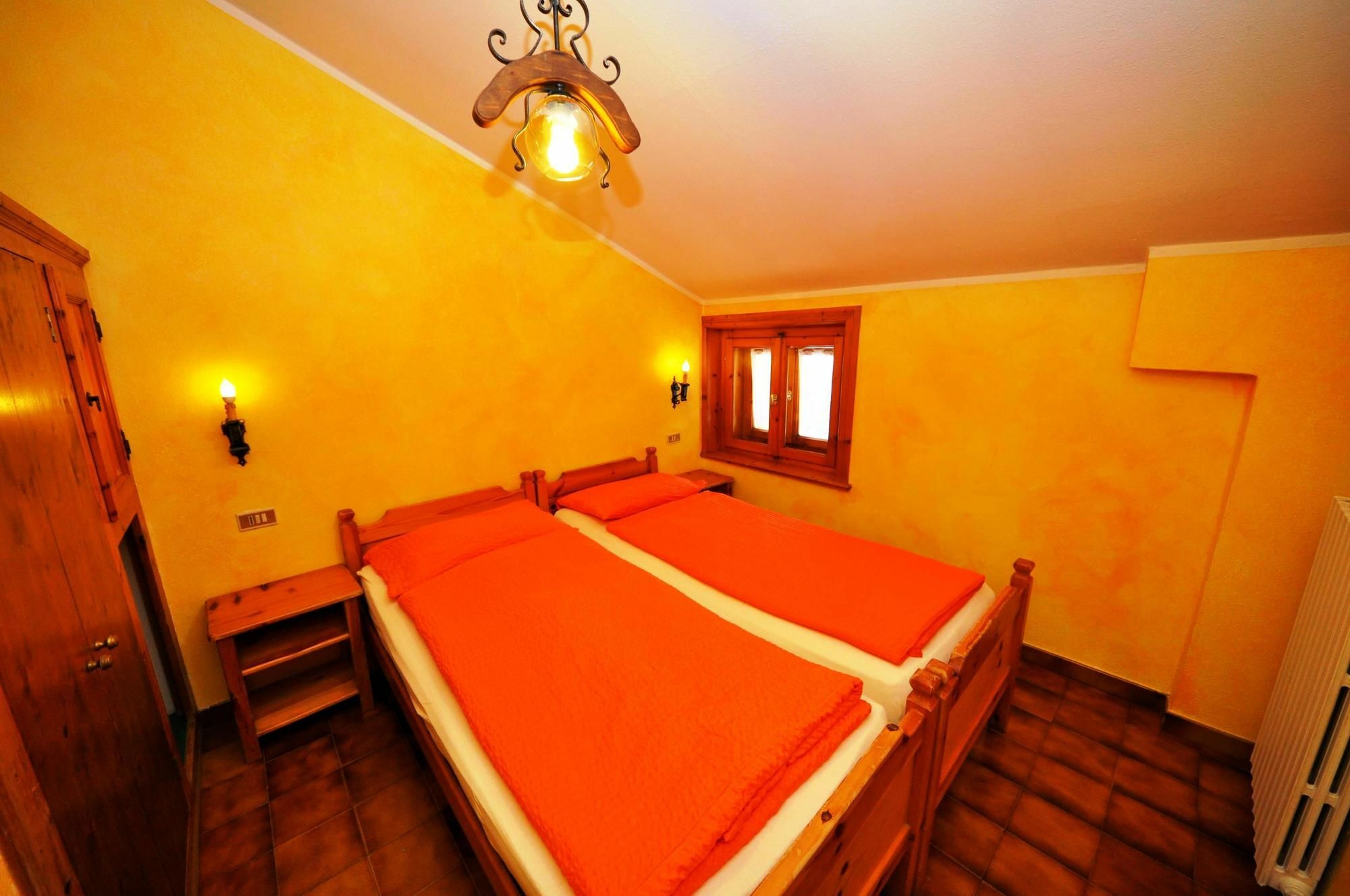 Residence Casa Longa By Livigno Accomodation Eksteriør billede